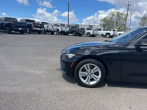 Used 2017 BMW 330i xDrive Sedan AWD/4WD image 4