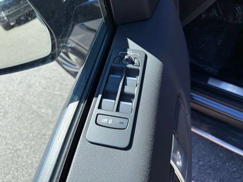 Certified 2025 Land Rover Discovery Sport Dynamic SE AWD/4WD image 17