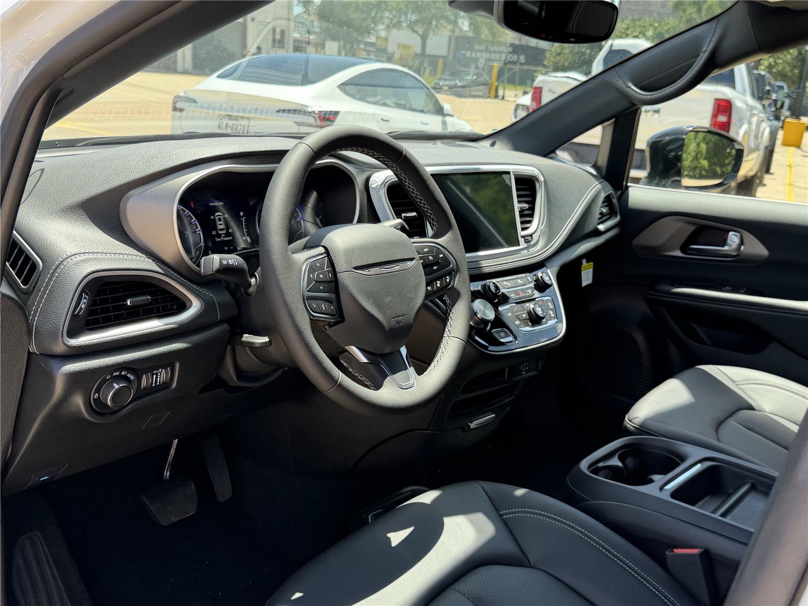 New 2027 Chrysler Pacifica Select FWD image 15
