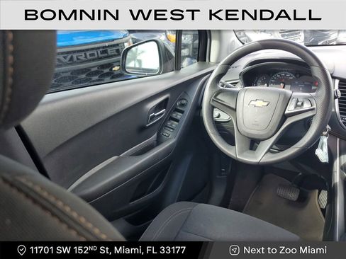 Used 2021 Chevrolet Trax LS image 13