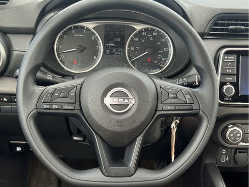 Used 2025 Nissan Versa S w/ Trunk Package image 9