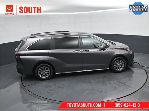 Used 2023 Toyota Sienna XLE image 54