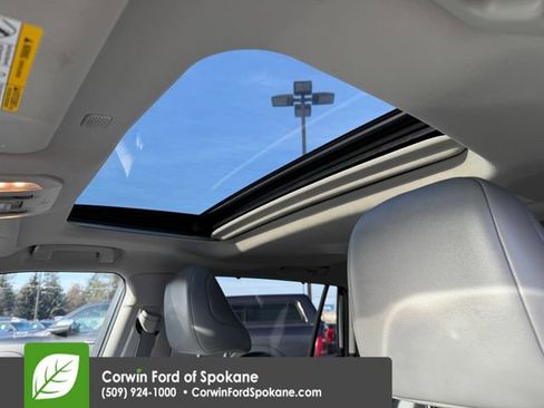 Used 2021 Toyota Highlander XLE image 36