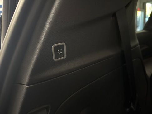 New 2026 Chrysler Pacifica Select w/ S Appearance Package image 32