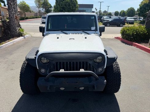 Used 2015 Jeep Wrangler Rubicon w/ Connectivity Group AWD/4WD image 3