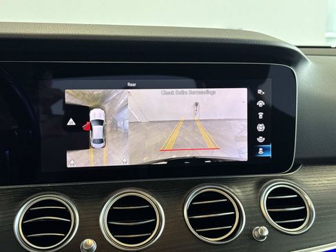 Used 2023 Mercedes-Benz E 350 Sedan image 17