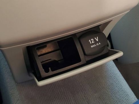 Used 2014 Mercedes-Benz E 350 Sedan image 25