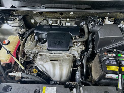 Used 2015 Toyota RAV4 LE FWD image 31