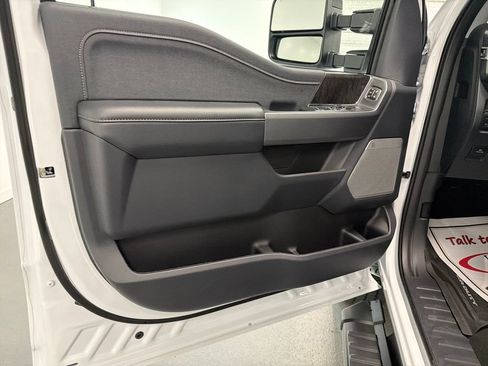 New 2026 Ford F250 Lariat w/ Black Appearance Package AWD/4WD image 12