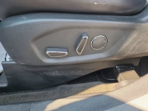 Used 2018 Ford Explorer XLT w/ Equipment Group 202A FWD image 20
