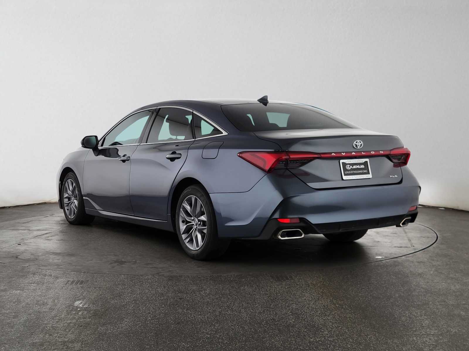 Used 2020 Toyota Avalon XLE w/ Carpet Mat Package FWD image 5