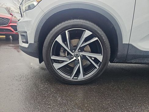 Used 2020 Volvo XC40 T4 R-Design w/ Protection Package image 10
