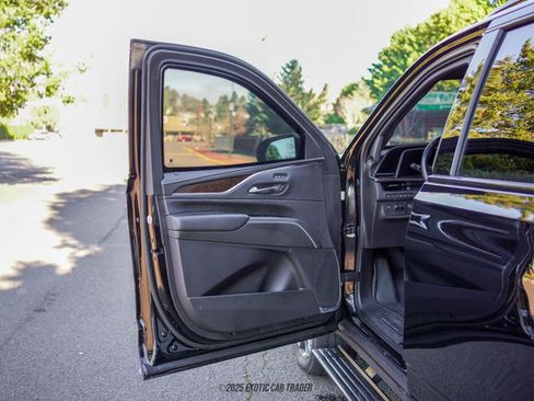 Used 2023 Cadillac Escalade ESV Sport Platinum image 57