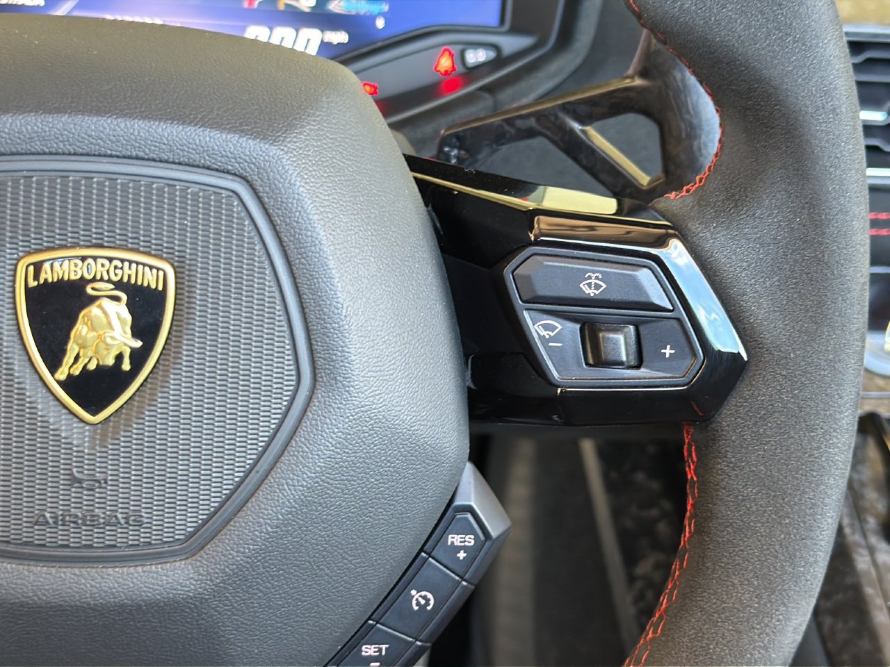 Used 2019 Lamborghini Huracan Performante AWD/4WD image 19