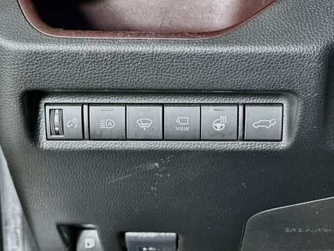 Used 2019 Toyota RAV4 Limited AWD/4WD image 17