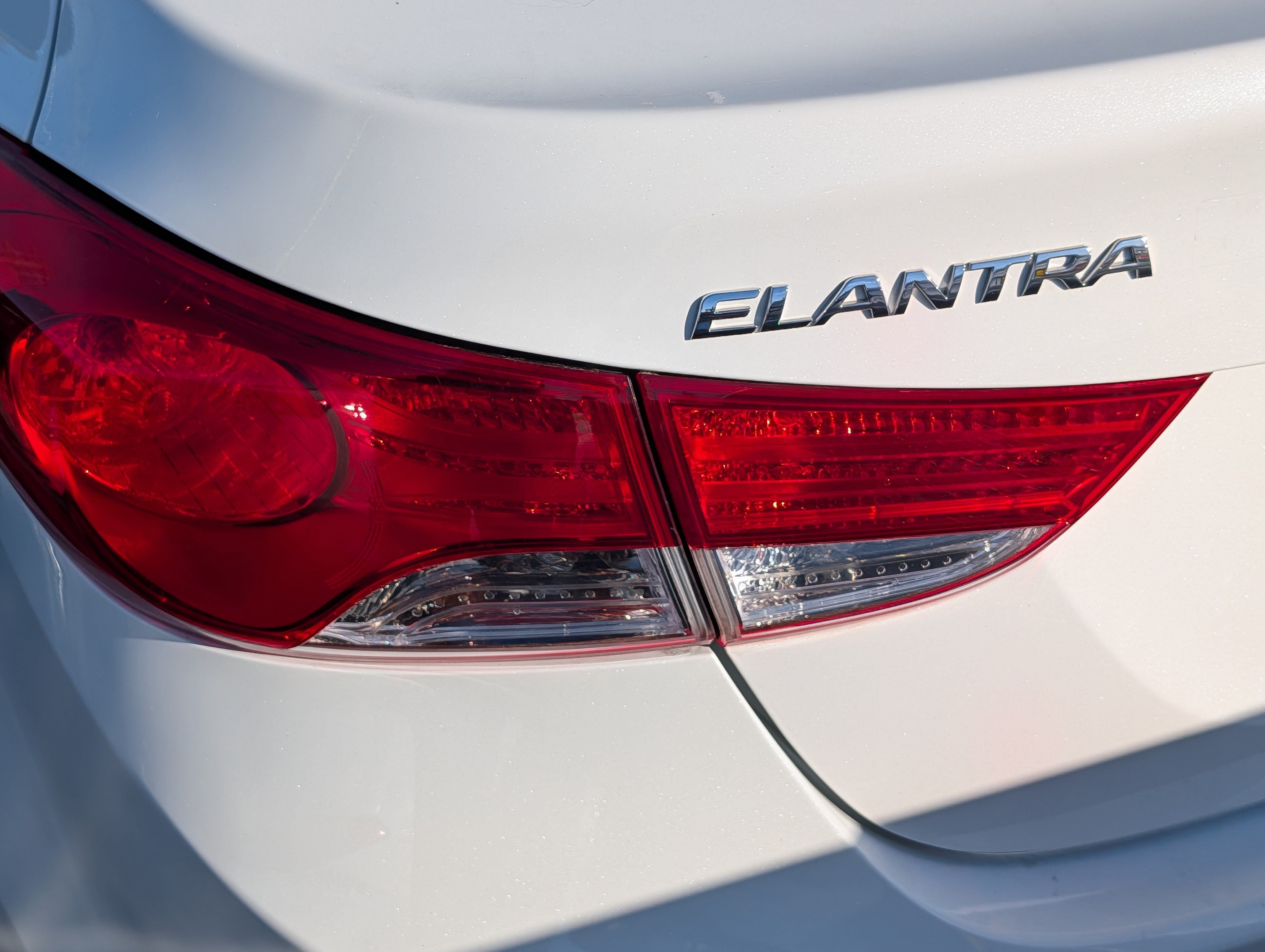 Used 2013 Hyundai Elantra GLS w/ Preferred Pkg FWD image 17