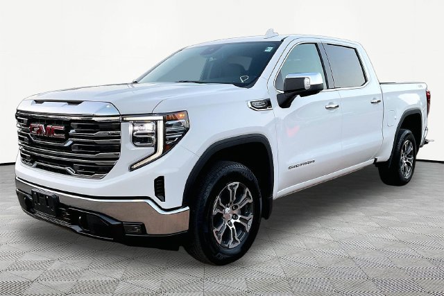 Used 2025 GMC Sierra 1500 SLT AWD/4WD image 3