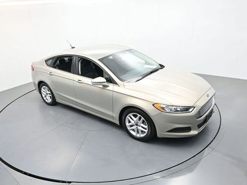 Used 2016 Ford Fusion SE FWD image 31