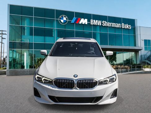 Used 2023 BMW 330i Sedan w/ Parking Assistance Package RWD image 2