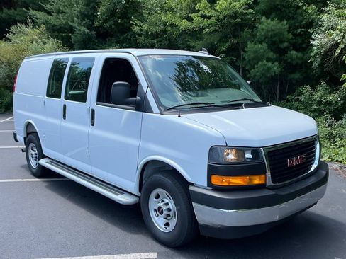 Used 2025 GMC Savana 2500 w/ Driver Convenience Package RWD image 7