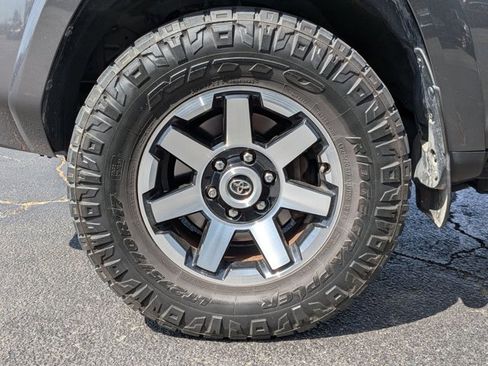 Used 2019 Toyota 4Runner TRD Off-Road image 18