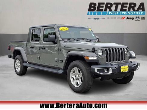 Used 2022 Jeep Gladiator Sport AWD/4WD image 1
