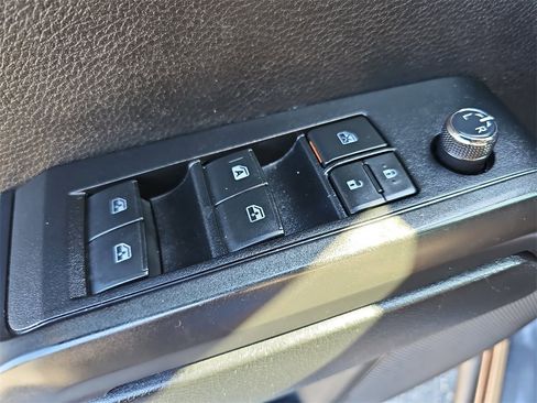 Used 2018 Toyota Tacoma SR5 image 33