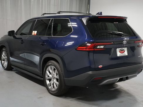 Certified 2025 Toyota Grand Highlander FWD image 6
