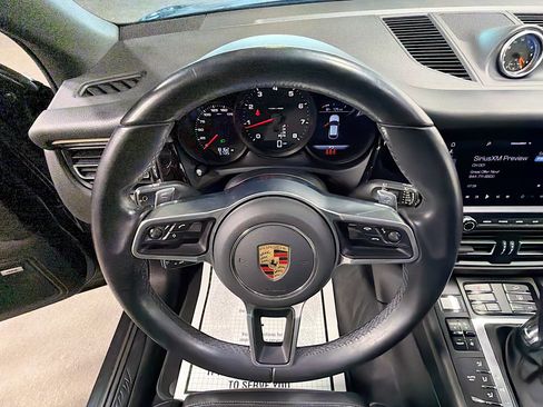 Certified 2021 Porsche Macan image 39