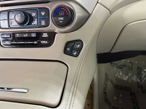 Used 2017 GMC Yukon XL Denali image 21