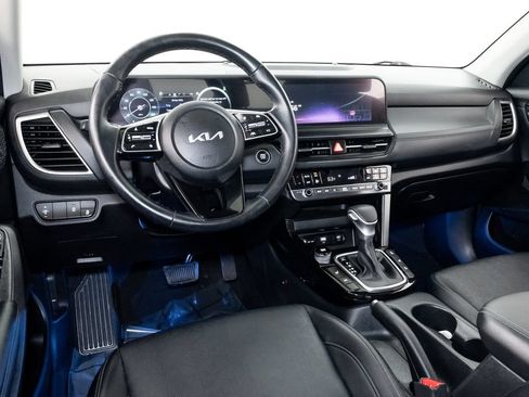 Used 2024 Kia Seltos EX AWD/4WD image 7