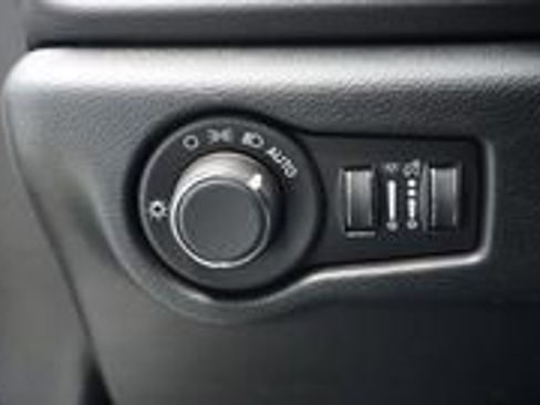 New 2026 Chrysler Voyager LX FWD image 50
