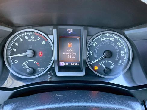 Used 2020 Toyota Tacoma TRD Off-Road image 22