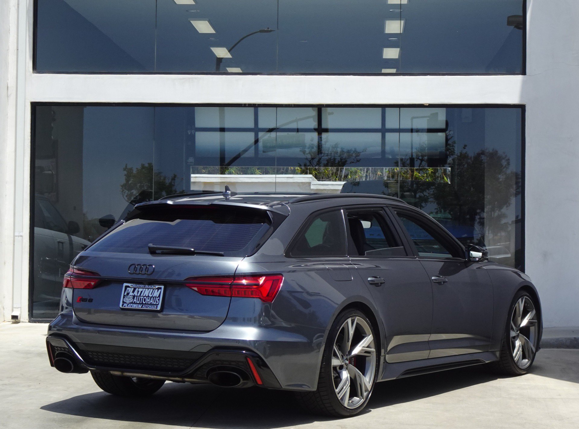 Used 2021 Audi RS 6 w/ Executive Package AWD/4WD image 8