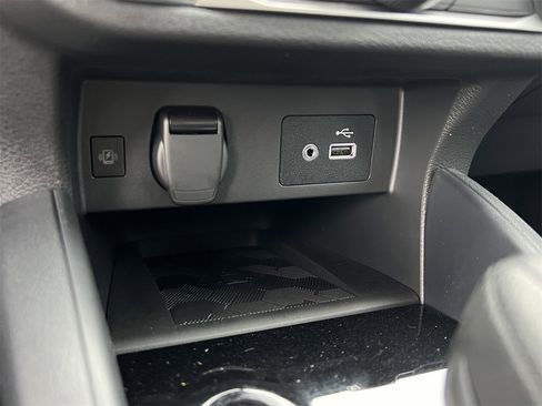 New 2025 Nissan Versa SV image 11