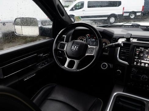 Used 2017 RAM 3500 Laramie Longhorn image 9