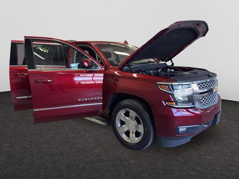 Used 2017 Chevrolet Suburban LT w/ LT Signature Package AWD/4WD image 7