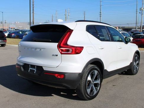Used 2025 Volvo XC40 B5 Plus image 44