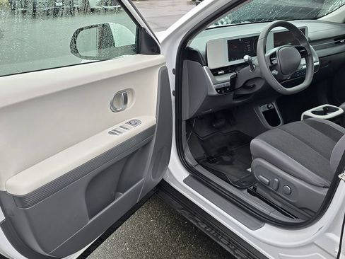 Used 2024 Hyundai Ioniq 5 SEL RWD image 17
