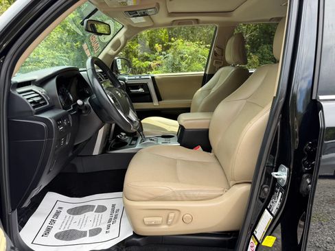 Used 2018 Toyota 4Runner Limited AWD/4WD image 17