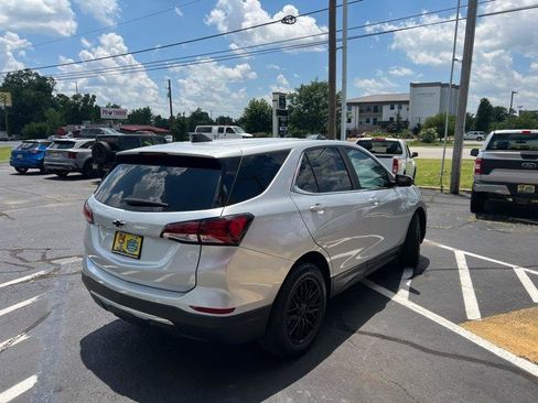 Used 2022 Chevrolet Equinox LT FWD image 4