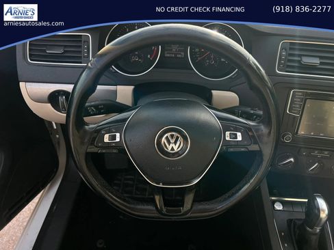 Used 2018 Volkswagen Jetta SE FWD image 10