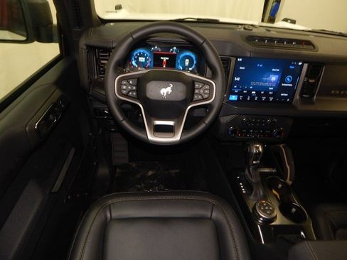 New 2025 Ford Bronco Badlands image 12