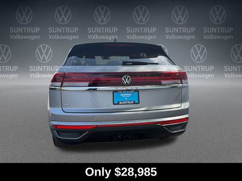 Used 2024 Volkswagen Atlas Cross Sport SE FWD image 4