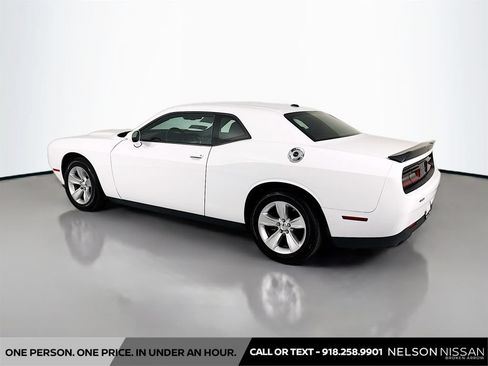 Used 2023 Dodge Challenger SXT RWD image 7