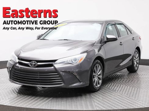 Used 2016 Toyota Camry XLE FWD image 1