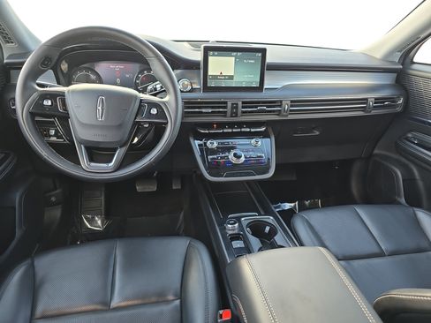 Certified 2022 Lincoln Corsair AWD w/ Equipment Group 101A image 9