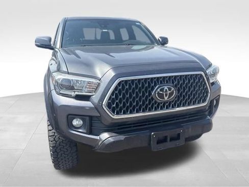 Used 2019 Toyota Tacoma TRD Off-Road w/ TRD Premium Off Road Package AWD/4WD image 5