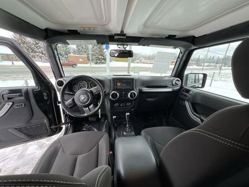 Used 2018 Jeep Wrangler Unlimited Sahara image 19