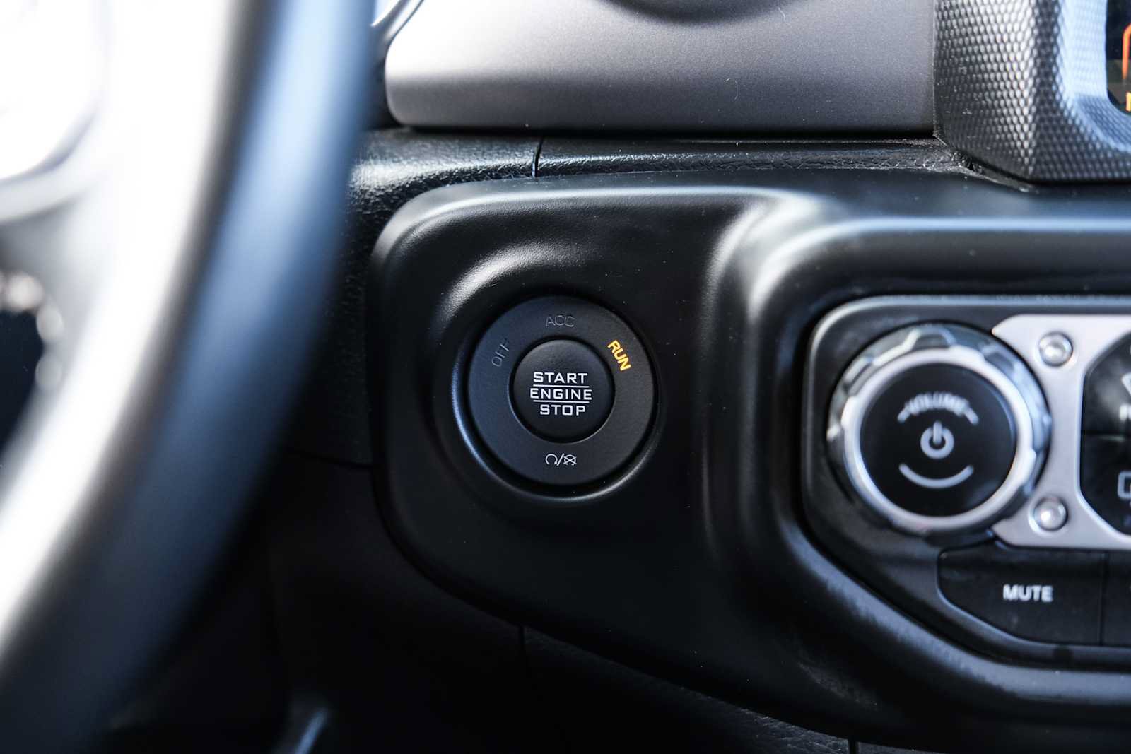Used 2021 Jeep Gladiator Rubicon AWD/4WD image 43